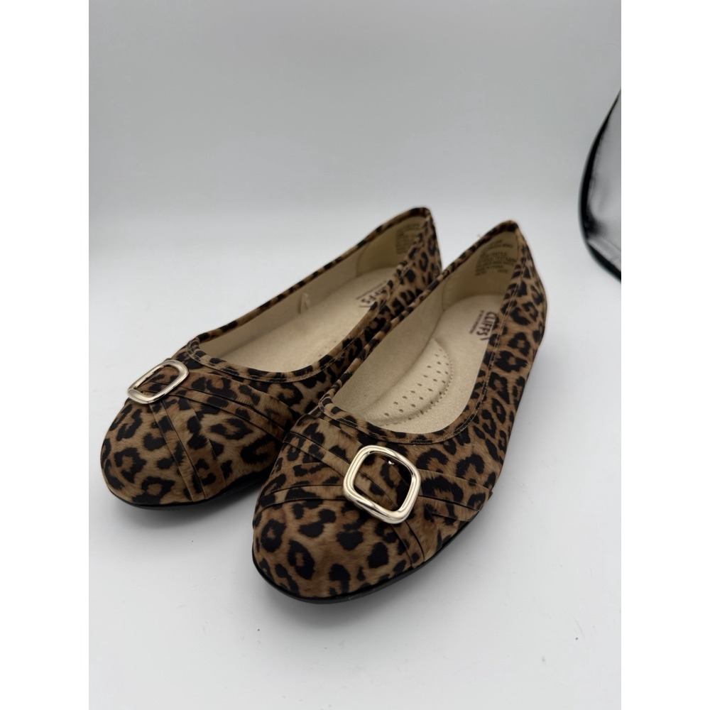 Cliffs Calming Flats Womens 7.5W Leopard Print Comfort Shoes. ‎     1693